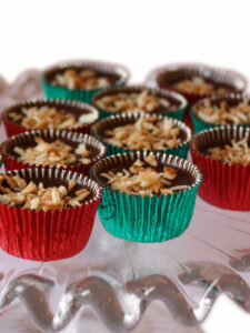 Logotyp för Lyxig ekologisk ischoklad med kallpressade kokosolja